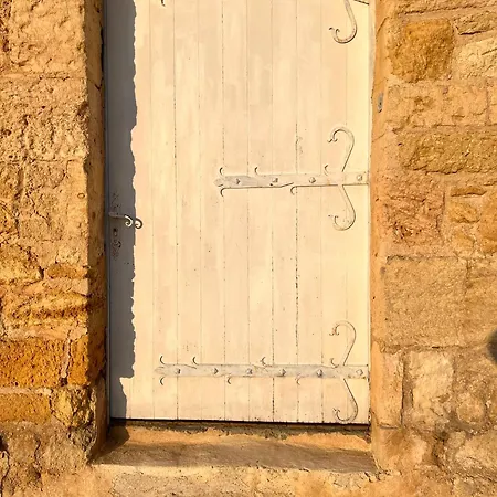 Ancien Chateau Viticole Bourg-sur-Gironde
